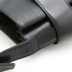 Louis Vuitton Epi Sac De Paul shoulder bag noir black M80155 
sn V10921 Louis Vuitton | Bags | Louis Vuitton Epi Sac De Paul  main image 2